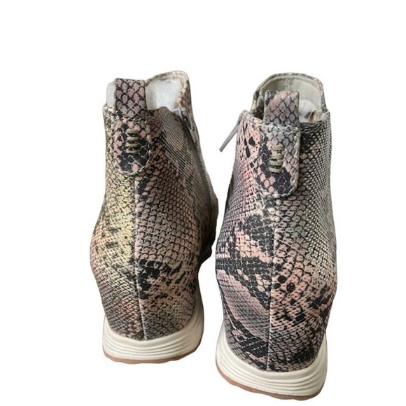 Baretraps Jaci Womens Multi Pastel Hidden Wedge Boot Sz 7.5 Med NWTS - Picture 6 of 7